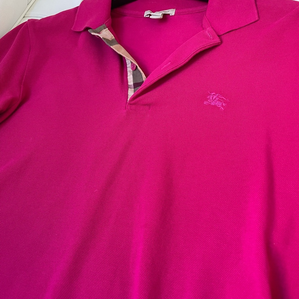 Burberry men’s polo fuchsia, size small. Never worn